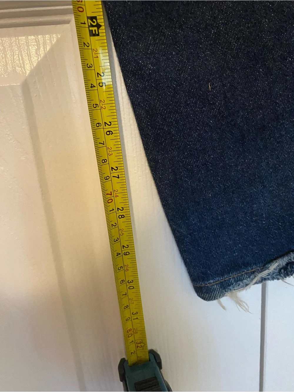 Vintage Guess Dark Blue Denim Jeans with Contrast Stitchingmade in USA100%cotton